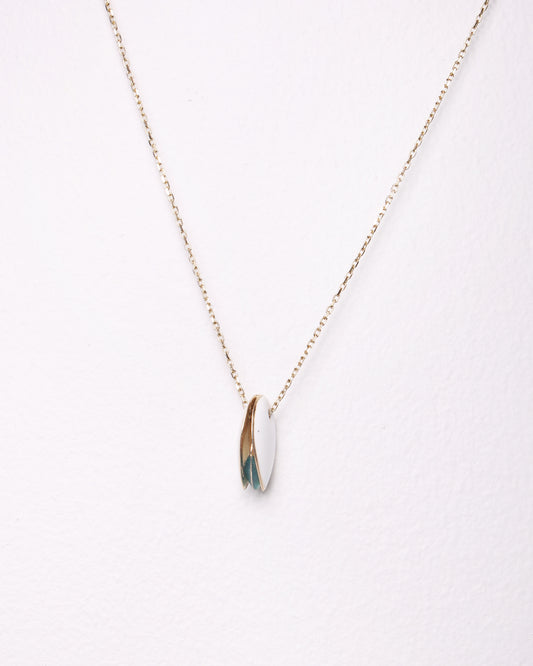 The white Seed Necklace